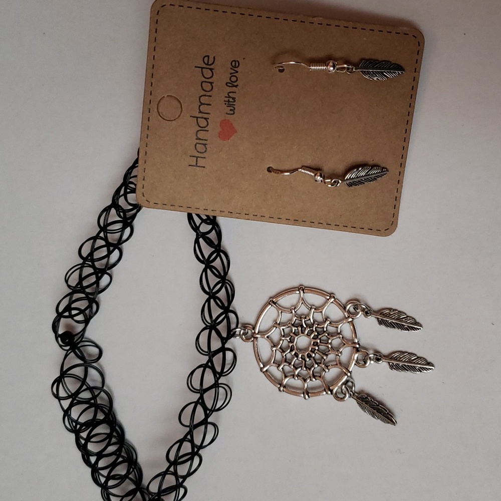 Handmade dreamcatcher choker & feather earrings